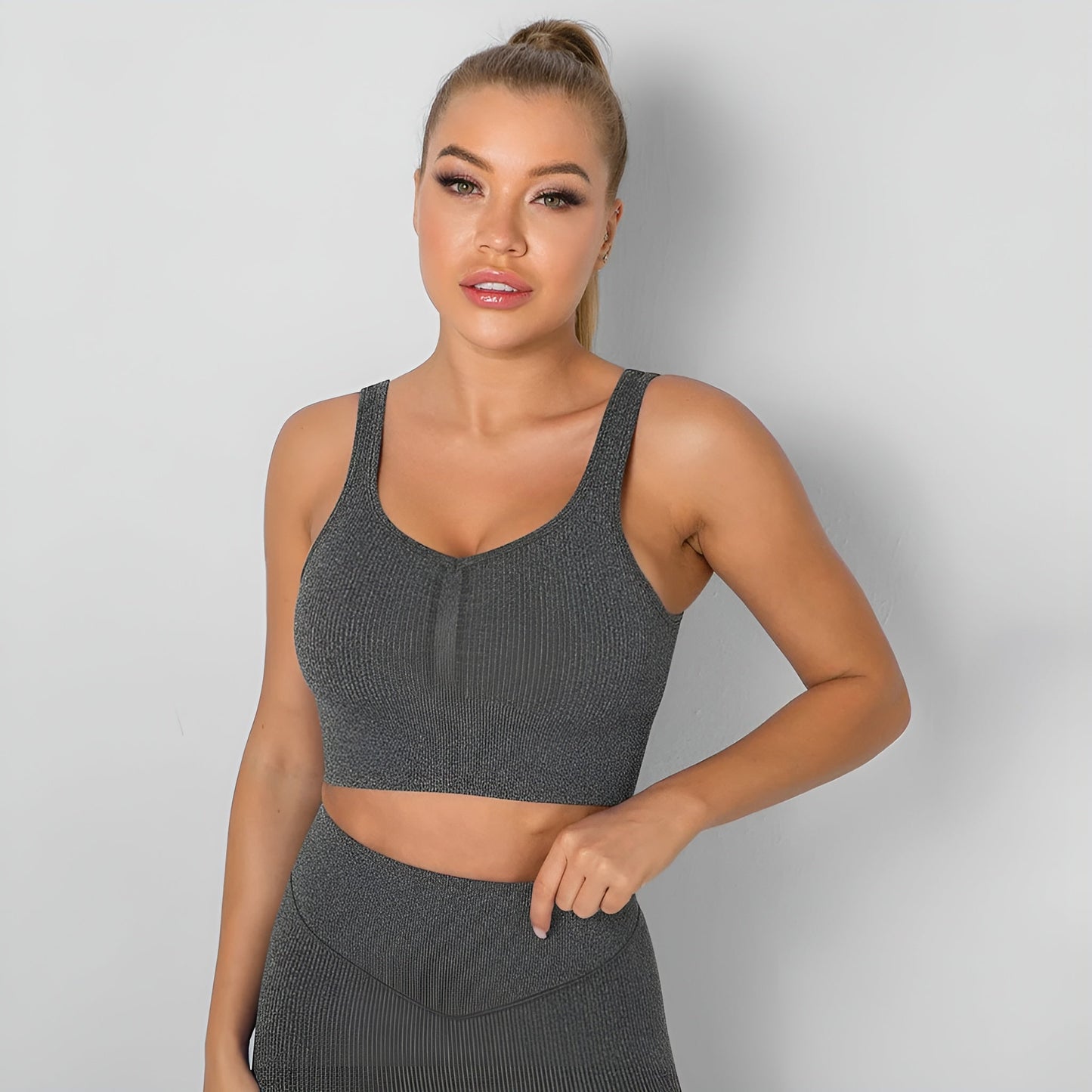 LUVESSI SEEMLESS SPORTS BRA